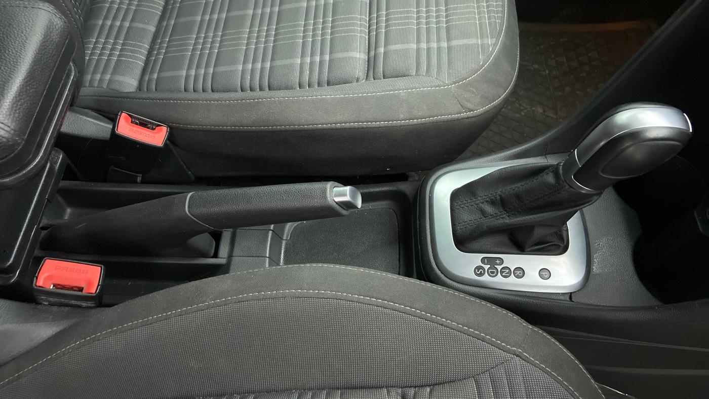 2020 Volkswagen Polo GT TSI AT 1.0, Petrol, Automatic, 24,136 km, Gear Lever