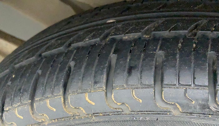 2014 Maruti Wagon R 1.0 VXI, Petrol, Manual, 54,615 km, Left Rear Tyre Tread