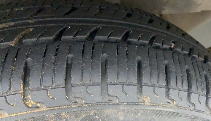 2014 Maruti Wagon R 1.0 VXI, Petrol, Manual, 54,615 km, Right Rear Tyre Tread