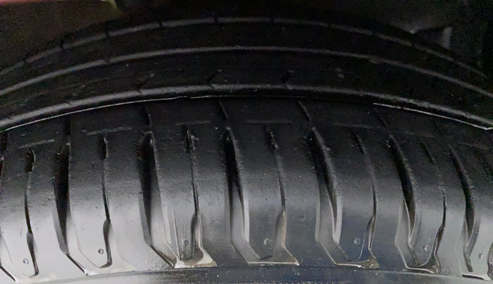 2020 Maruti Dzire ZXI Plus AMT, Petrol, Automatic, 12,106 km, Right Front Tyre Tread