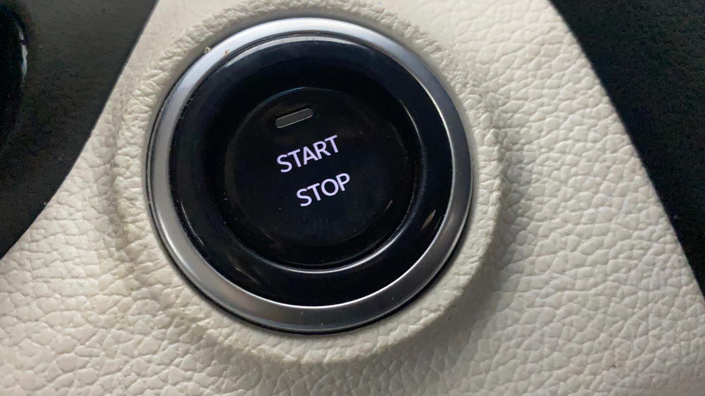 2024 Mahindra XUV 3XO AX5L 1.2 TGDi, Petrol, Manual, 11,453 km, Keyless Start/ Stop Button