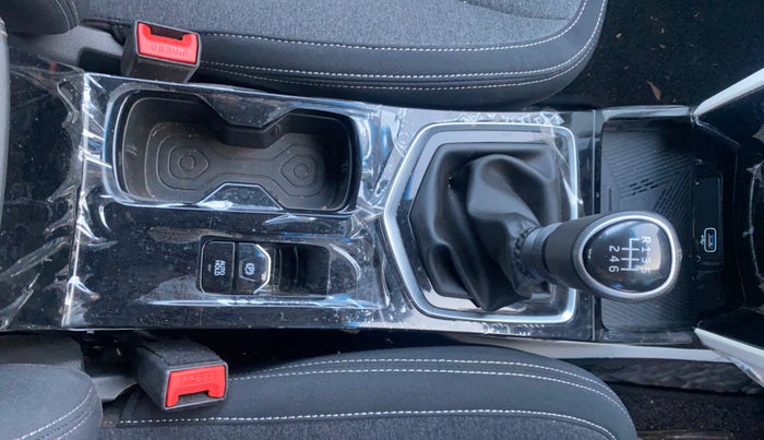 2024 Mahindra XUV 3XO AX5L 1.2 TGDi, Petrol, Manual, 11,453 km, Gear Lever