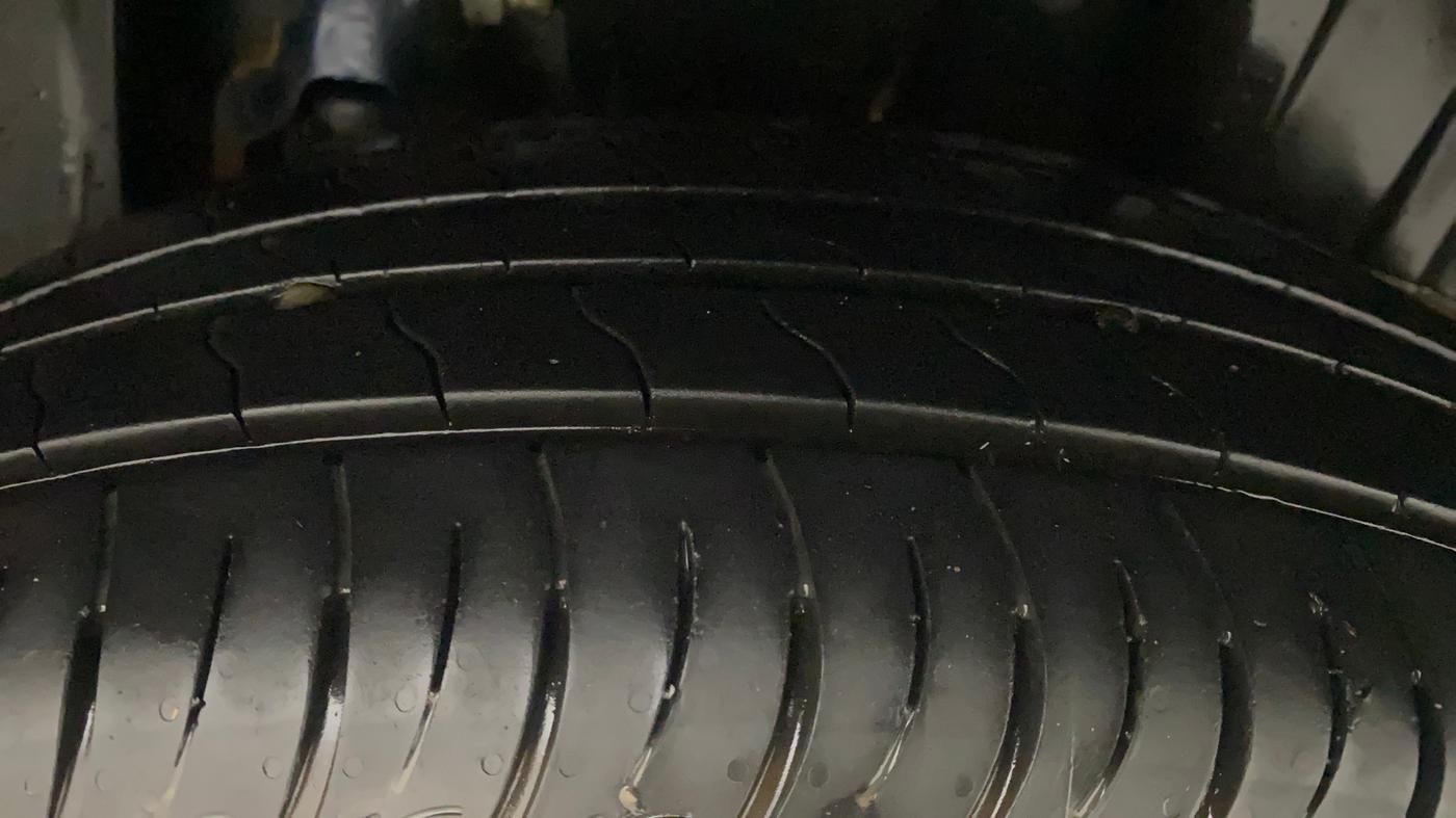 2024 Mahindra XUV 3XO AX5L 1.2 TGDi, Petrol, Manual, 11,453 km, Left Rear Tyre Tread