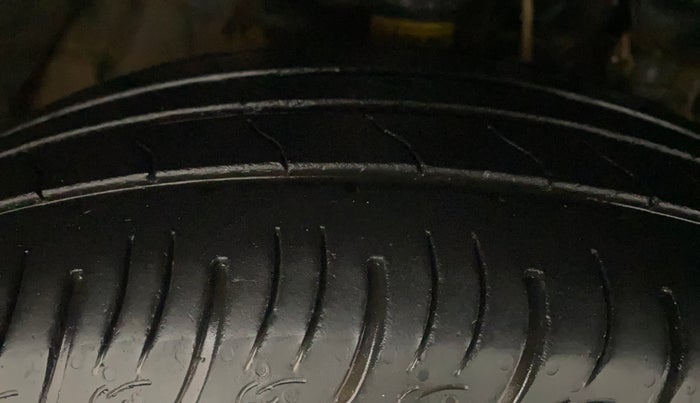 2024 Mahindra XUV 3XO AX5L 1.2 TGDi, Petrol, Manual, 11,453 km, Right Front Tyre Tread