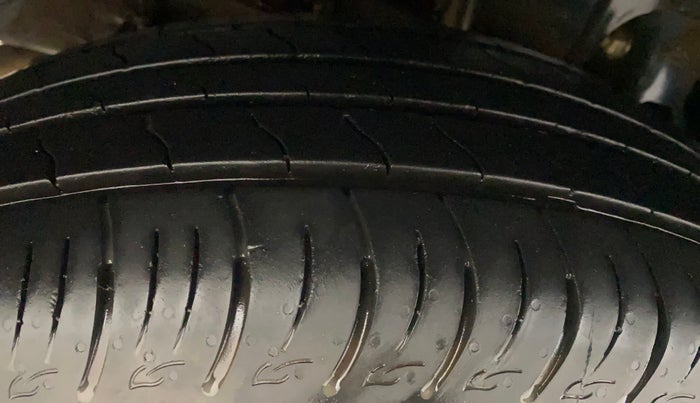 2024 Mahindra XUV 3XO AX5L 1.2 TGDi, Petrol, Manual, 11,453 km, Right Rear Tyre Tread