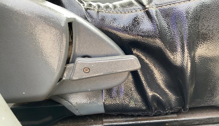 2013 Maruti Alto 800 LXI, Petrol, Manual, 63,056 km, Driver Side Adjustment Panel