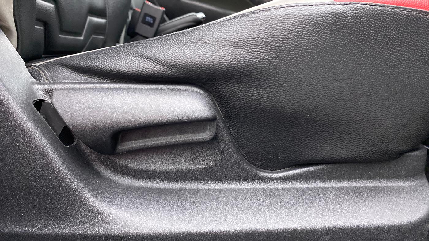 2017 Maruti Swift VXI D, Petrol, Manual, 35,861 km, Driver Side Adjustment Panel