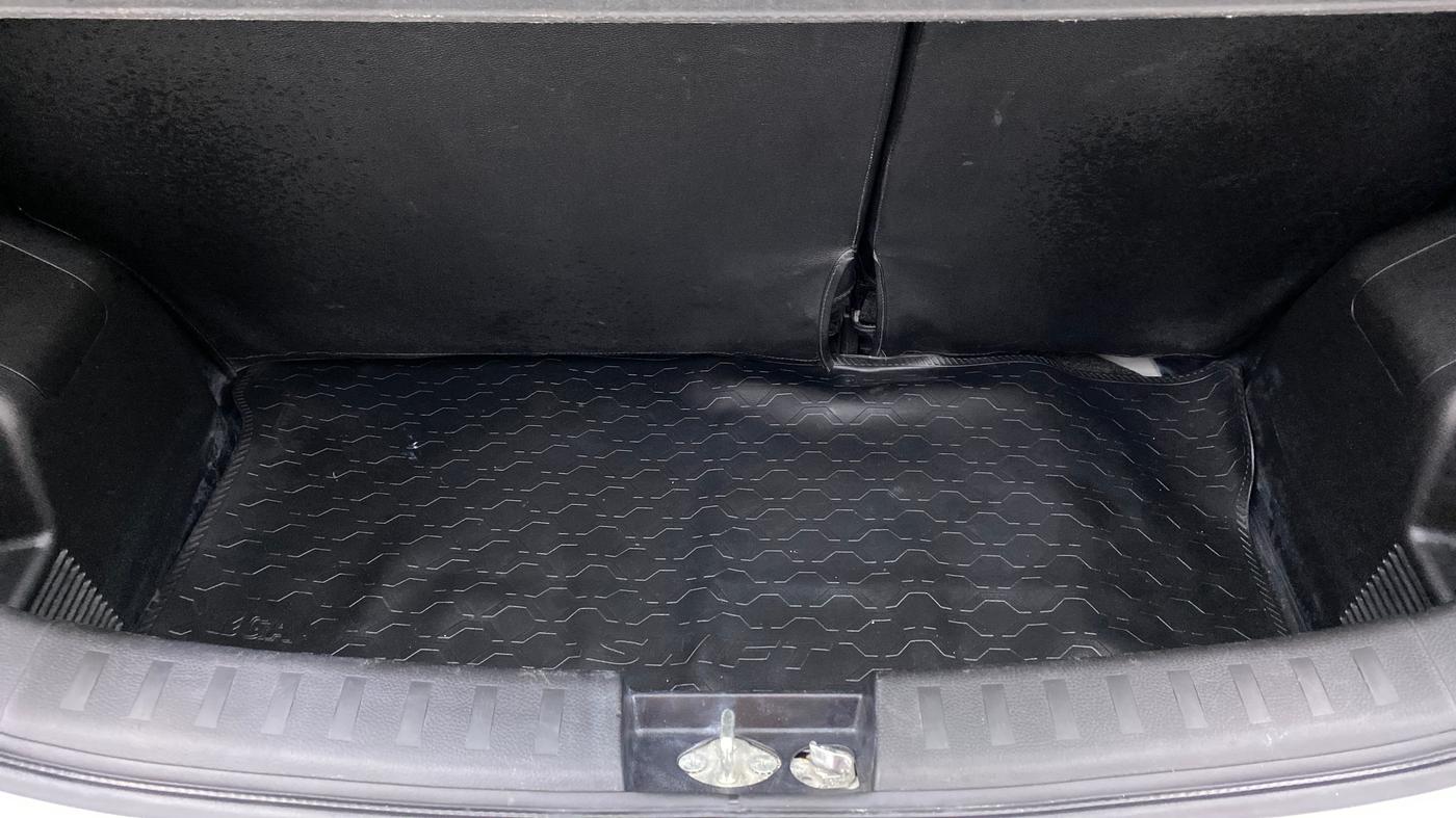 2017 Maruti Swift VXI D, Petrol, Manual, 35,861 km, Boot Inside View