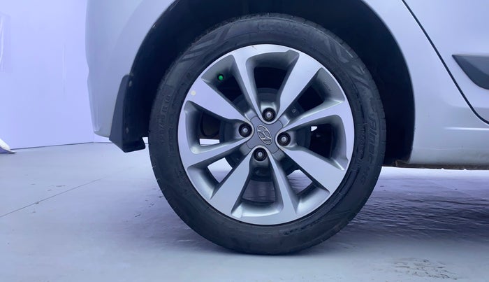 2017 Hyundai Elite i20 ASTA 1.2 (O), Petrol, Manual, 31,570 km, Right Rear Wheel