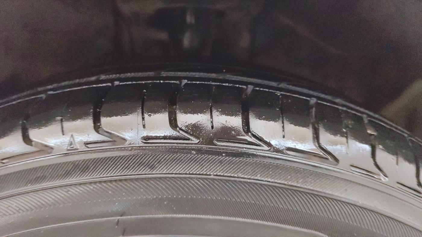 2017 Ford Figo Aspire TITANIUM 1.5 PETROL AT, Petrol, Automatic, 60,789 km, Right Front Tyre Tread