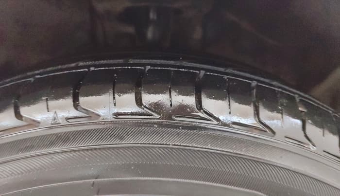 2017 Ford Figo Aspire TITANIUM 1.5 PETROL AT, Petrol, Automatic, 60,775 km, Right Front Tyre Tread