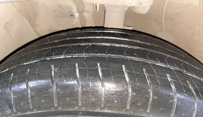 2022 Hyundai Creta EX 1.5 PETROL, Petrol, Manual, 38,282 km, Left Front Tyre Tread