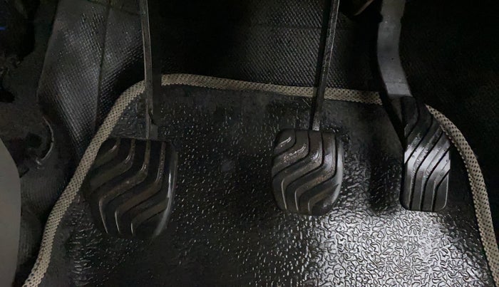 2016 Datsun Redi Go T (O), Petrol, Manual, 27,455 km, Pedals