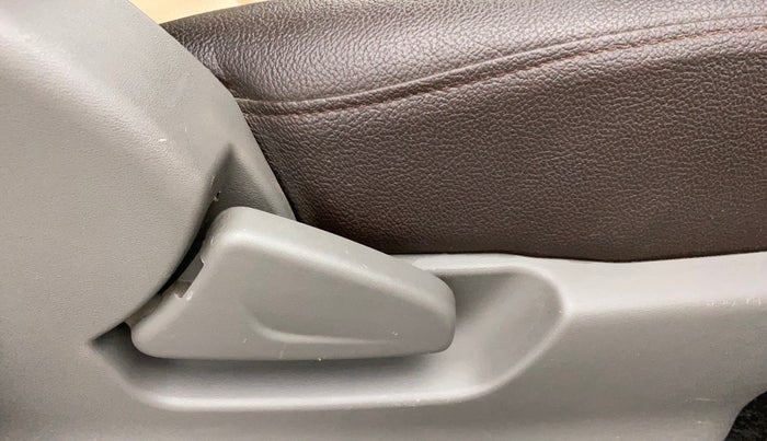 2016 Datsun Redi Go T (O), Petrol, Manual, 27,455 km, Driver Side Adjustment Panel