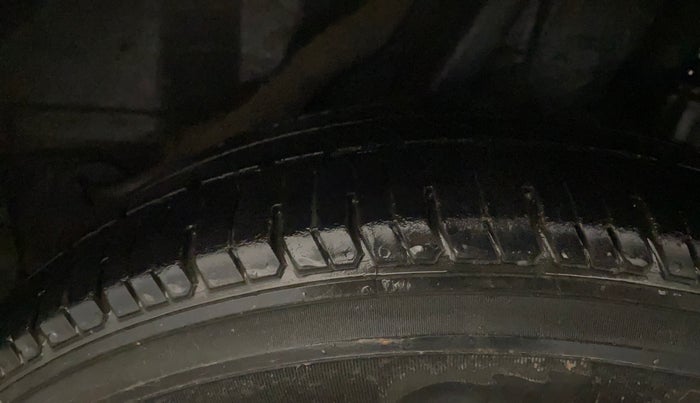 2016 Honda Amaze 1.2L I-VTEC SX, Petrol, Manual, 74,908 km, Left Rear Tyre Tread