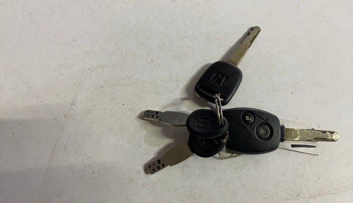 2016 Honda Amaze 1.2L I-VTEC SX, Petrol, Manual, 74,908 km, Key Close Up