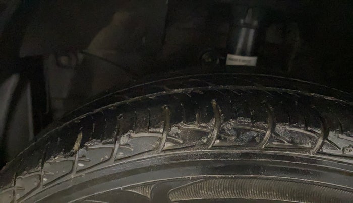 2016 Honda Amaze 1.2L I-VTEC SX, Petrol, Manual, 74,908 km, Left Front Tyre Tread