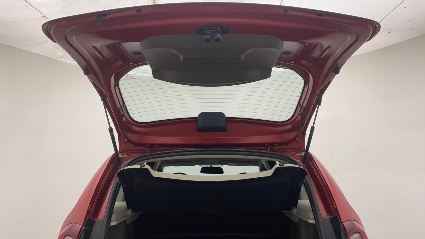 2018 Renault Duster RXL PETROL, Petrol, Manual, 62,498 km, Boot Door Open