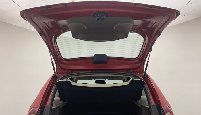 2018 Renault Duster RXL PETROL, Petrol, Manual, 62,498 km, Boot Door Open