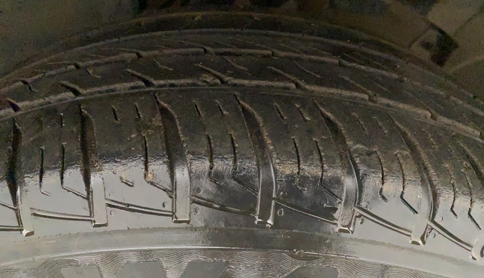 2018 Renault Duster RXL PETROL, Petrol, Manual, 62,498 km, Left Rear Tyre Tread