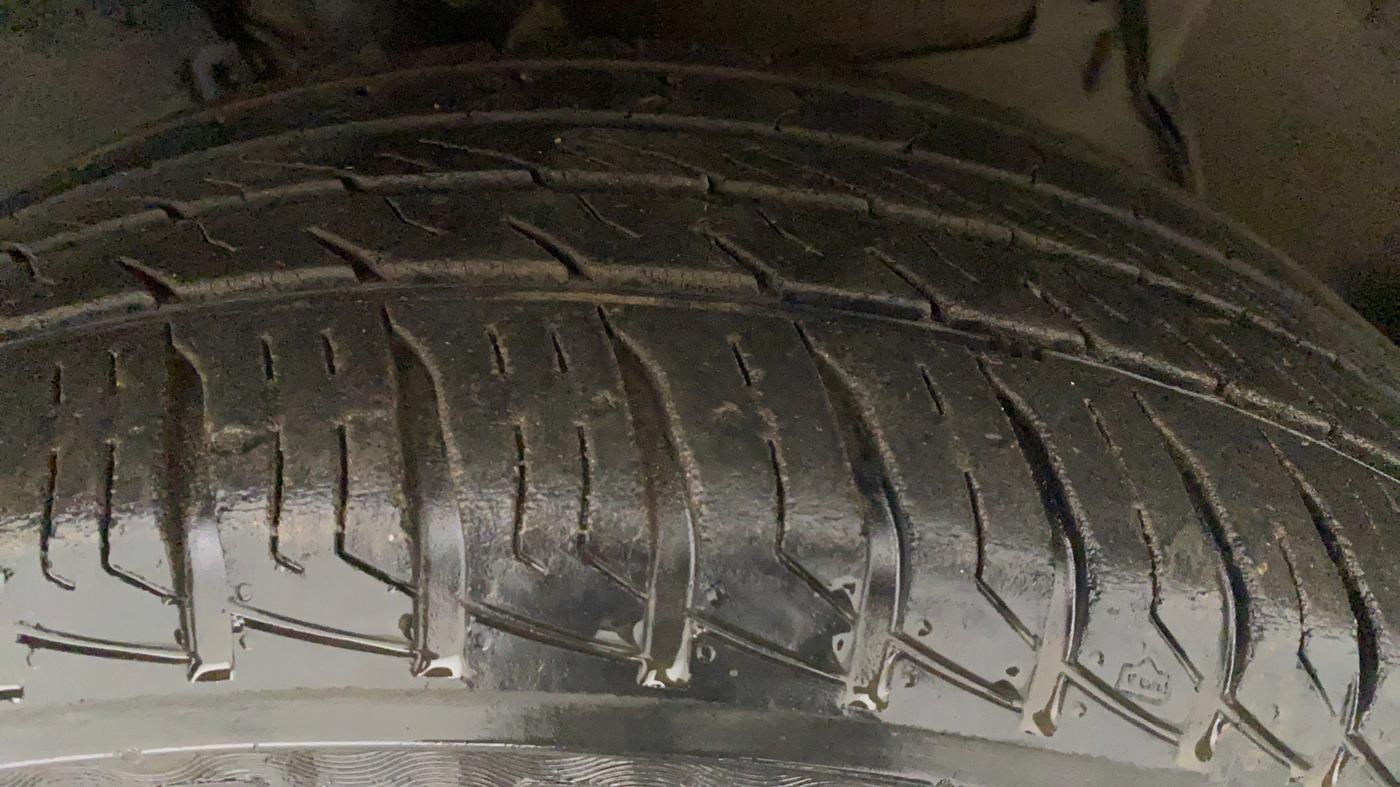 2018 Renault Duster RXL PETROL, Petrol, Manual, 62,498 km, Left Front Tyre Tread