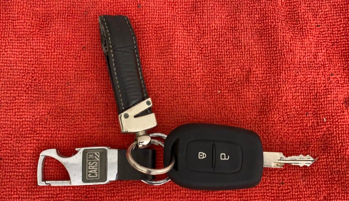 2018 Renault Duster RXL PETROL, Petrol, Manual, 62,498 km, Key Close Up