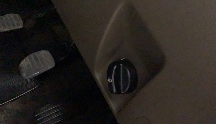 2018 Renault Duster RXL PETROL, Petrol, Manual, 62,498 km, Dashboard - Headlight height adjustment not working