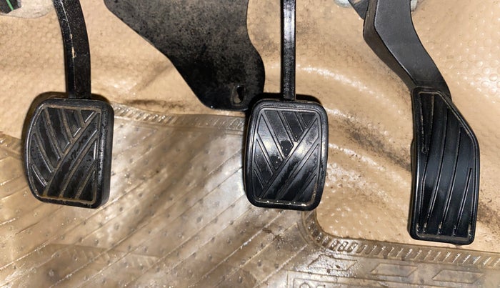 2013 Maruti Ertiga VXI, Petrol, Manual, 98,798 km, Pedals