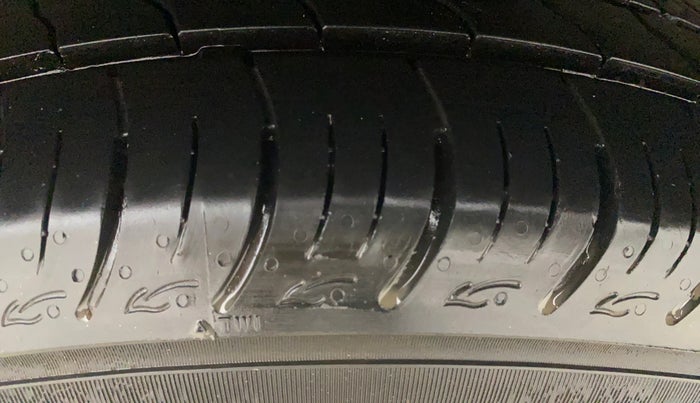 2013 Maruti Ertiga VXI ABS, Petrol, Manual, 59,625 km, Left Rear Tyre Tread