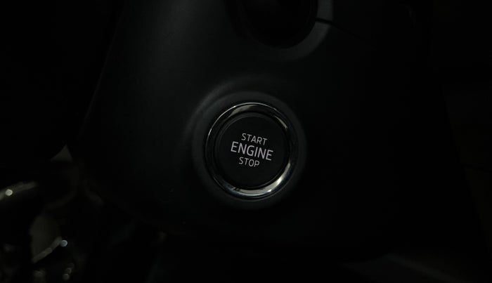 2023 Skoda KUSHAQ STYLE 1.0L TSI AT (6 AIRBAGS), Petrol, Automatic, 39,765 km, Keyless Start/ Stop Button