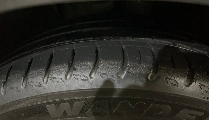 2023 Skoda KUSHAQ STYLE 1.0L TSI AT (6 AIRBAGS), Petrol, Automatic, 39,765 km, Right Front Tyre Tread