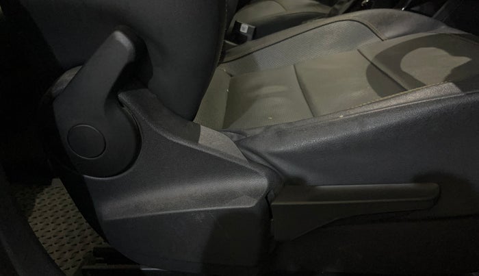 2023 Skoda KUSHAQ STYLE 1.0L TSI AT (6 AIRBAGS), Petrol, Automatic, 39,765 km, Driver Side Adjustment Panel