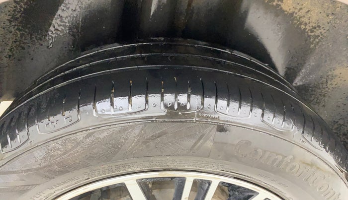 2019 Volkswagen Vento HIGHLINE PETROL AT, Petrol, Automatic, 1,03,074 km, Right Rear Tyre Tread