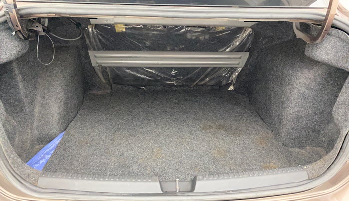 2019 Volkswagen Vento HIGHLINE PETROL AT, Petrol, Automatic, 1,03,074 km, Boot Inside