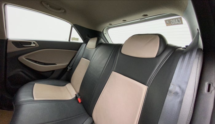 2016 Hyundai Elite i20 SPORTZ 1.2, Petrol, Manual, 89,728 km, Right Side Rear Door Cabin