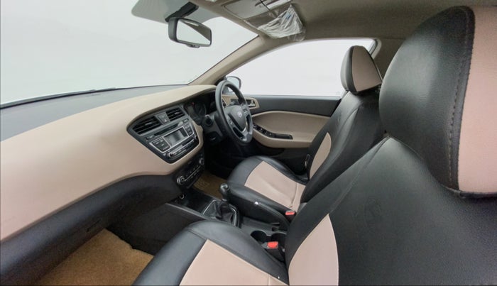 2016 Hyundai Elite i20 SPORTZ 1.2, Petrol, Manual, 89,728 km, Right Side Front Door Cabin