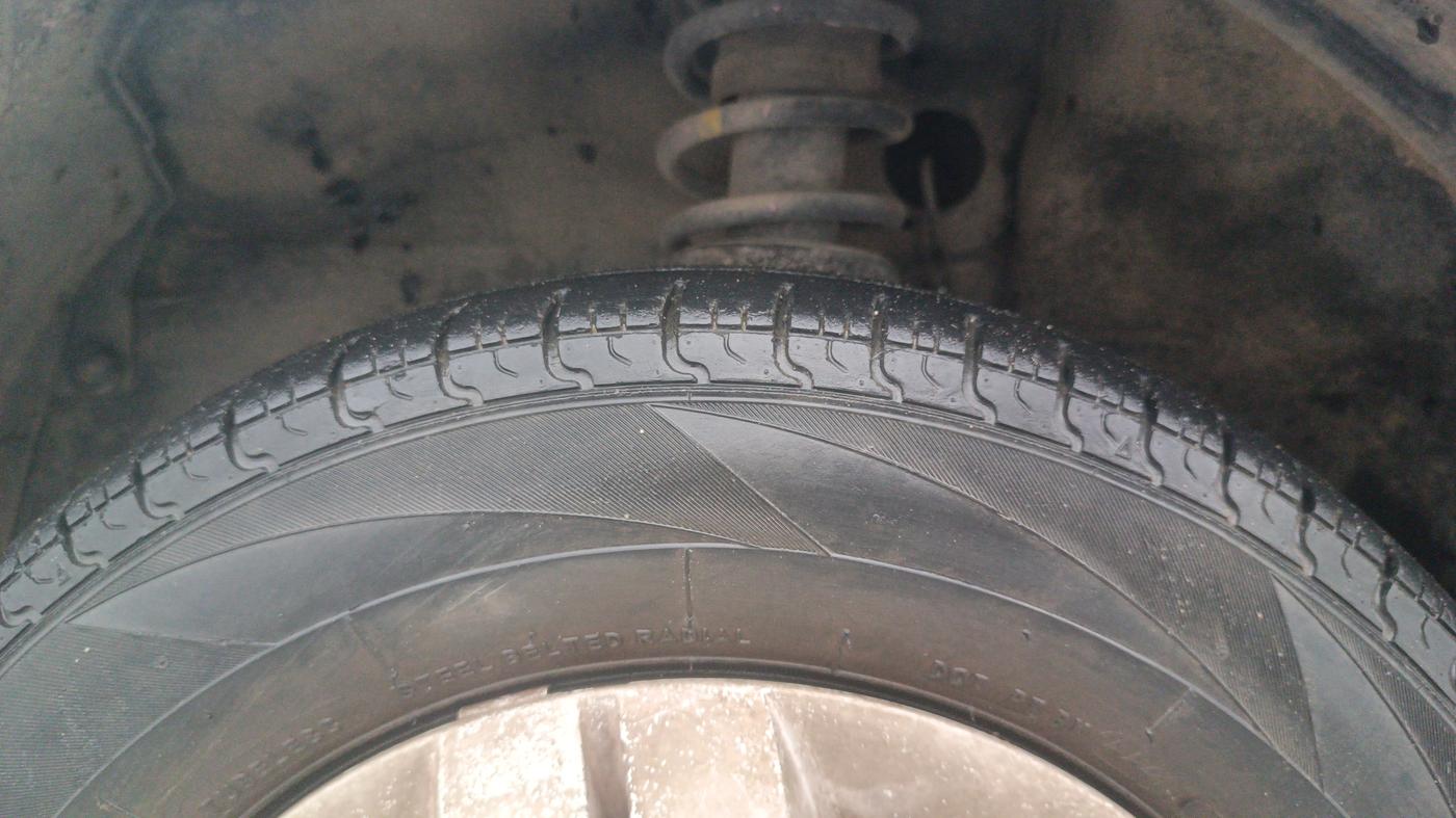 2017 Maruti Alto 800 VXI, Petrol, Manual, 24,861 km, Left Front Tyre Tread