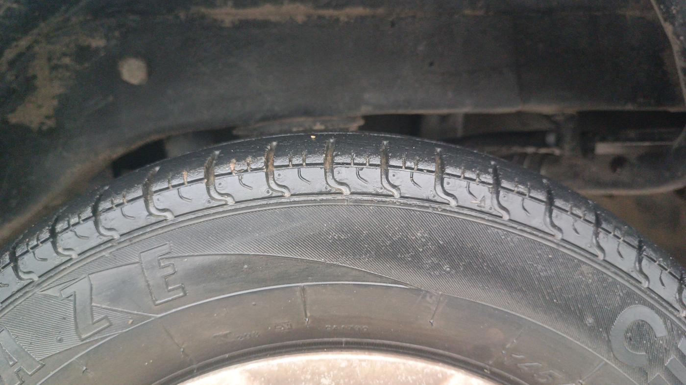 2017 Maruti Alto 800 VXI, Petrol, Manual, 24,861 km, Left Rear Tyre Tread