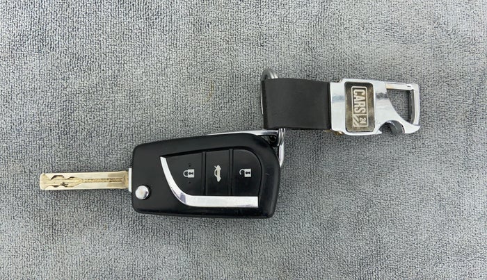 2014 Toyota Corolla Altis J S PETROL, Petrol, Manual, 77,564 km, Key Close Up