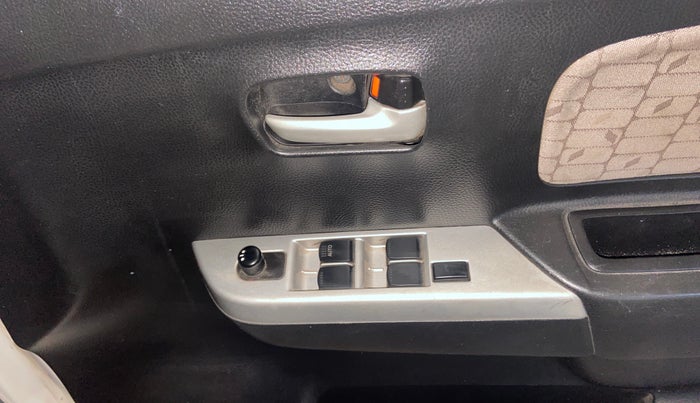 2013 Maruti Wagon R 1.0 VXI, Petrol, Manual, 34,569 km, Driver Side Door Panels Control