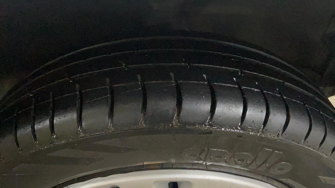 2013 Maruti Wagon R 1.0 VXI, Petrol, Manual, 34,722 km, Right Front Tyre Tread