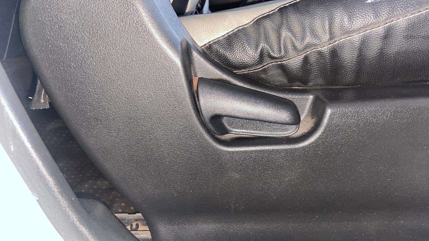 2013 Maruti Wagon R 1.0 VXI, Petrol, Manual, 34,722 km, Driver Side Adjustment Panel