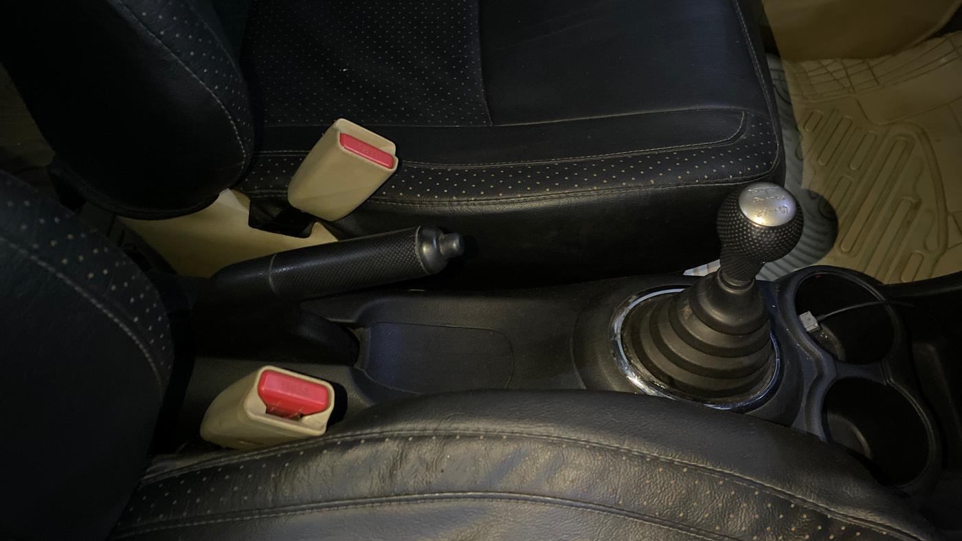 2014 Honda Brio S MT, Petrol, Manual, 40,371 km, Gear Lever