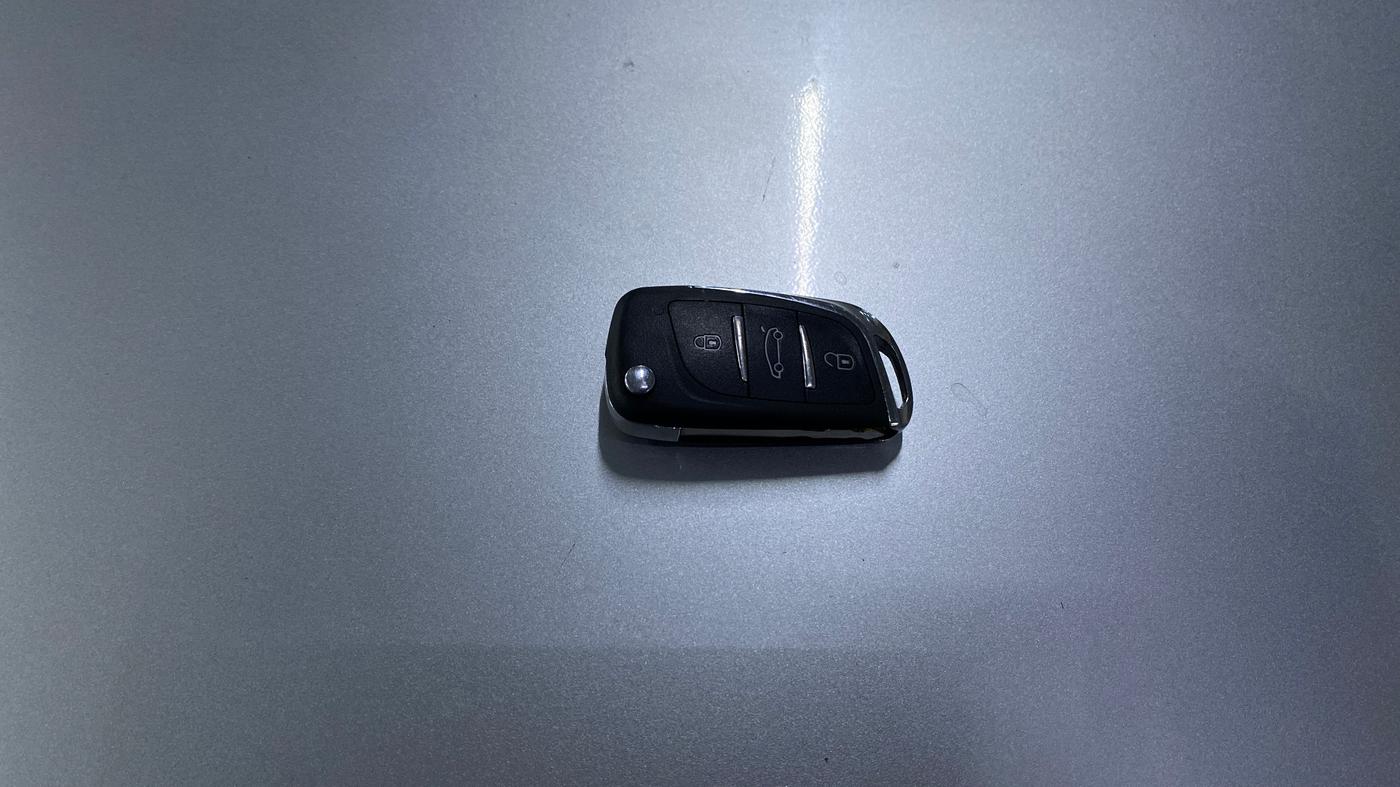 2014 Honda Brio S MT, Petrol, Manual, 40,371 km, Key Close Up