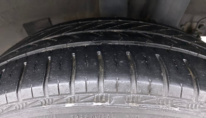 2017 Hyundai Grand i10 SPORTZ (O) 1.2 AT VTVT, Petrol, Automatic, 36,849 km, Left Rear Tyre Tread