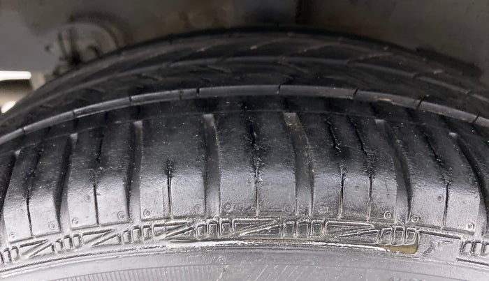 2017 Hyundai Grand i10 SPORTZ (O) 1.2 AT VTVT, Petrol, Automatic, 36,849 km, Right Rear Tyre Tread