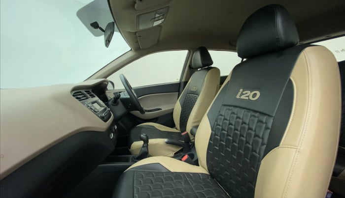 2018 Hyundai Elite i20 SPORTZ 1.2, Petrol, Manual, 35,466 km, Right Side Front Door Cabin View