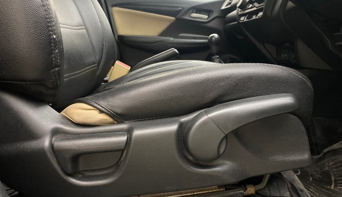 2018 Honda Jazz 1.2L I-VTEC SV, Petrol, Manual, 1,10,613 km, Driver Side Adjustment Panel