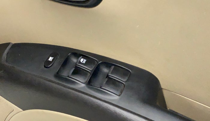 2014 Hyundai i10 SPORTZ 1.1, Petrol, Manual, 64,662 km, Right front window switch / handle - Master window function not working