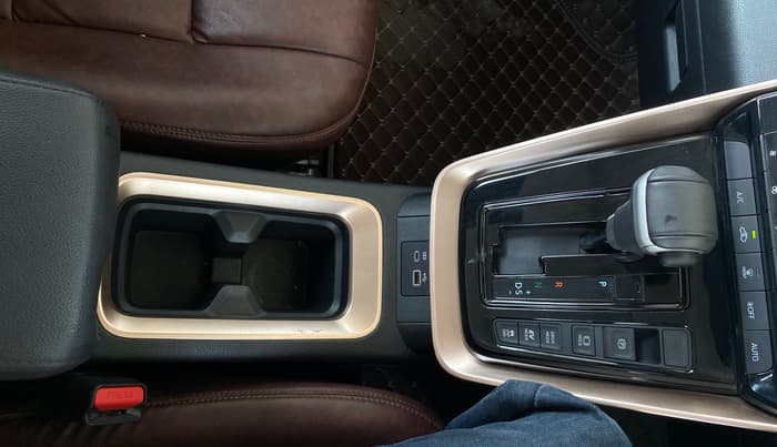 2023 Maruti Invicto ZETA PLUS 8 STR STRONG HYBRID, Hybrid, Automatic, 17,305 km, Gear Lever